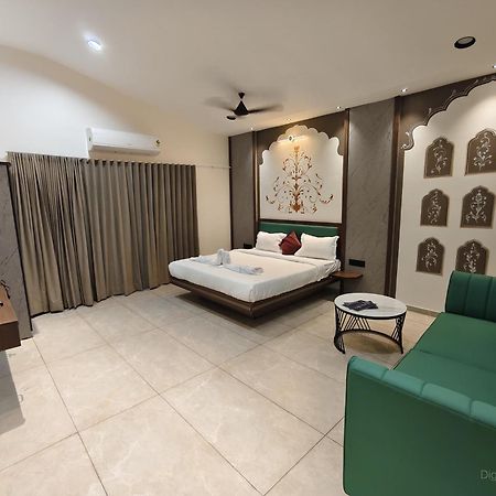 Shree Jalaram Resort Kodāe Dış mekan fotoğraf