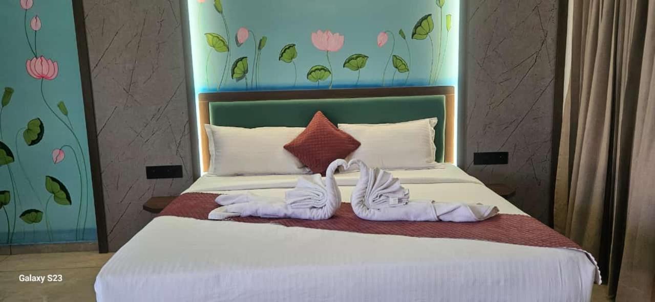 Shree Jalaram Resort Kodāe Dış mekan fotoğraf