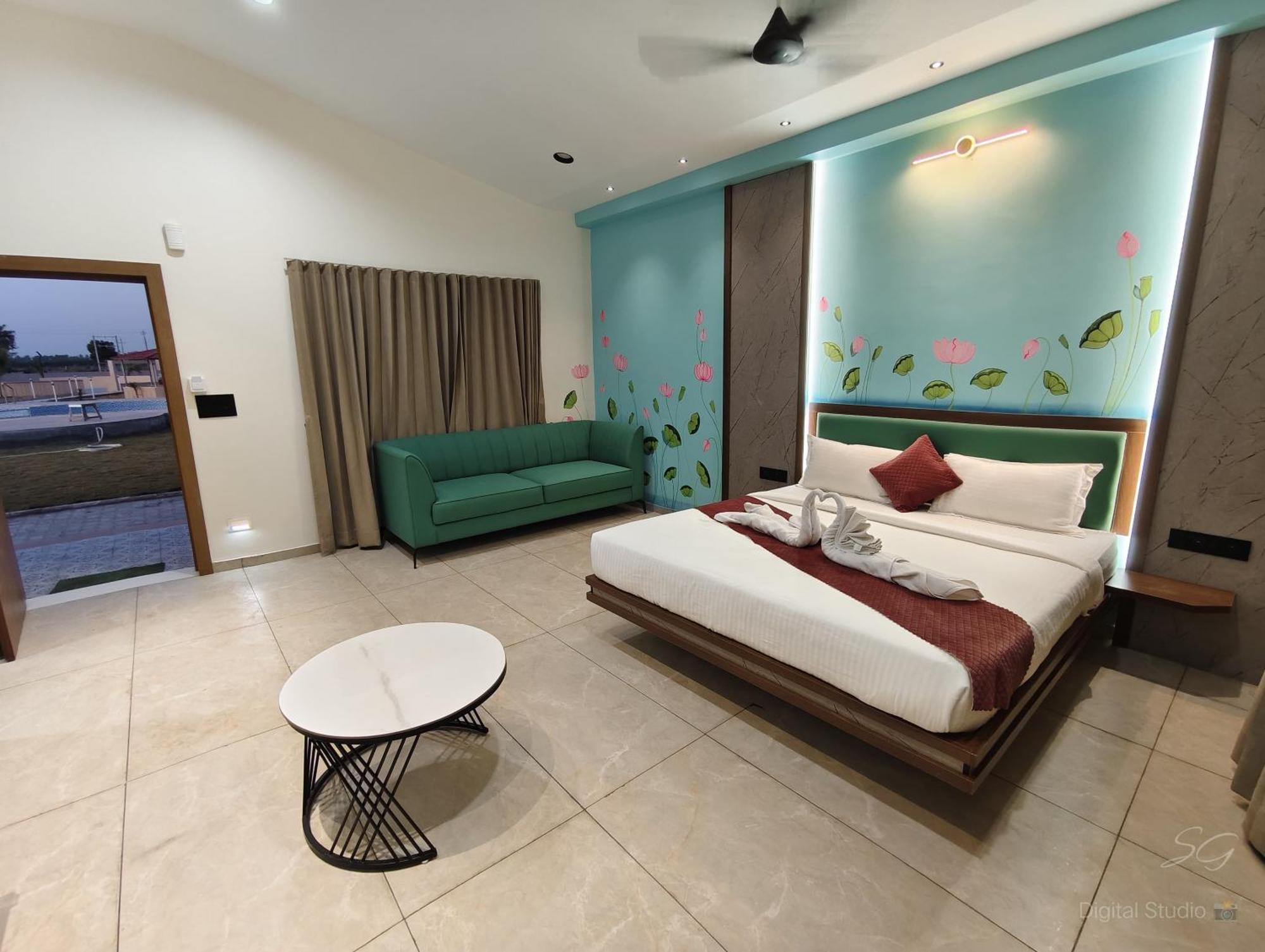 Shree Jalaram Resort Kodāe Dış mekan fotoğraf