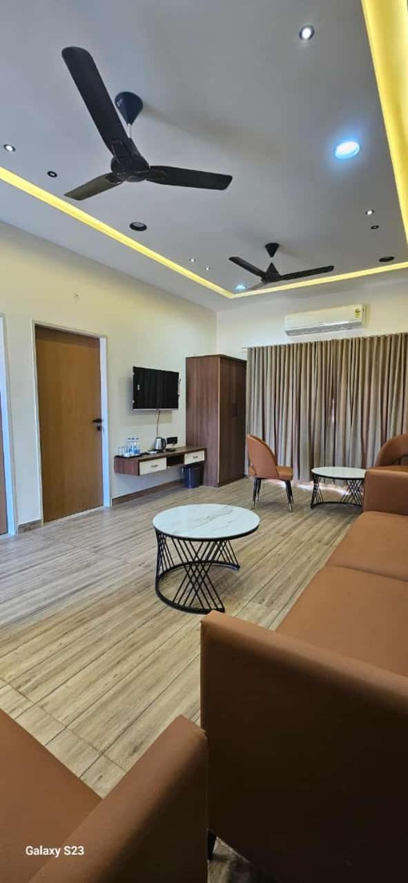 Shree Jalaram Resort Kodāe Dış mekan fotoğraf